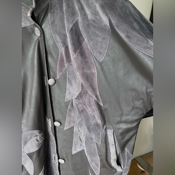 Vintage suede applique and rosette leather jacket - Picture 8 of 15